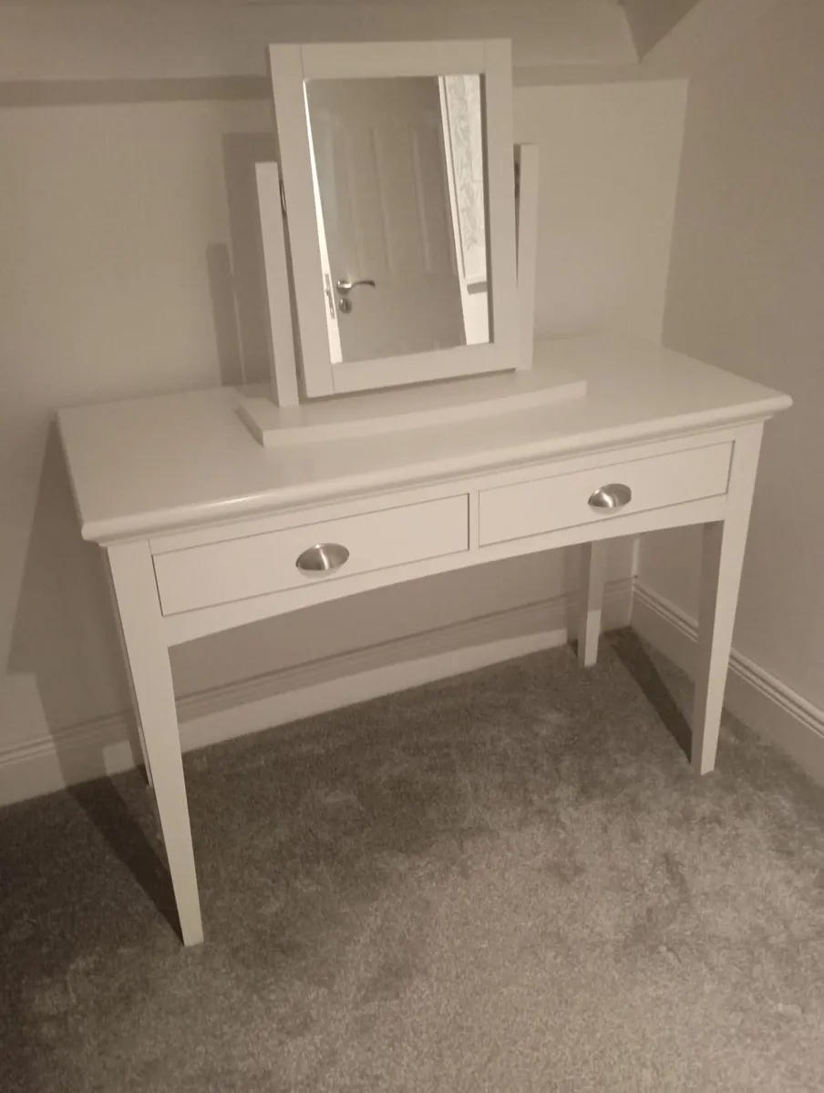 White solid wood 2 drawer make up table & mirror - Image 1