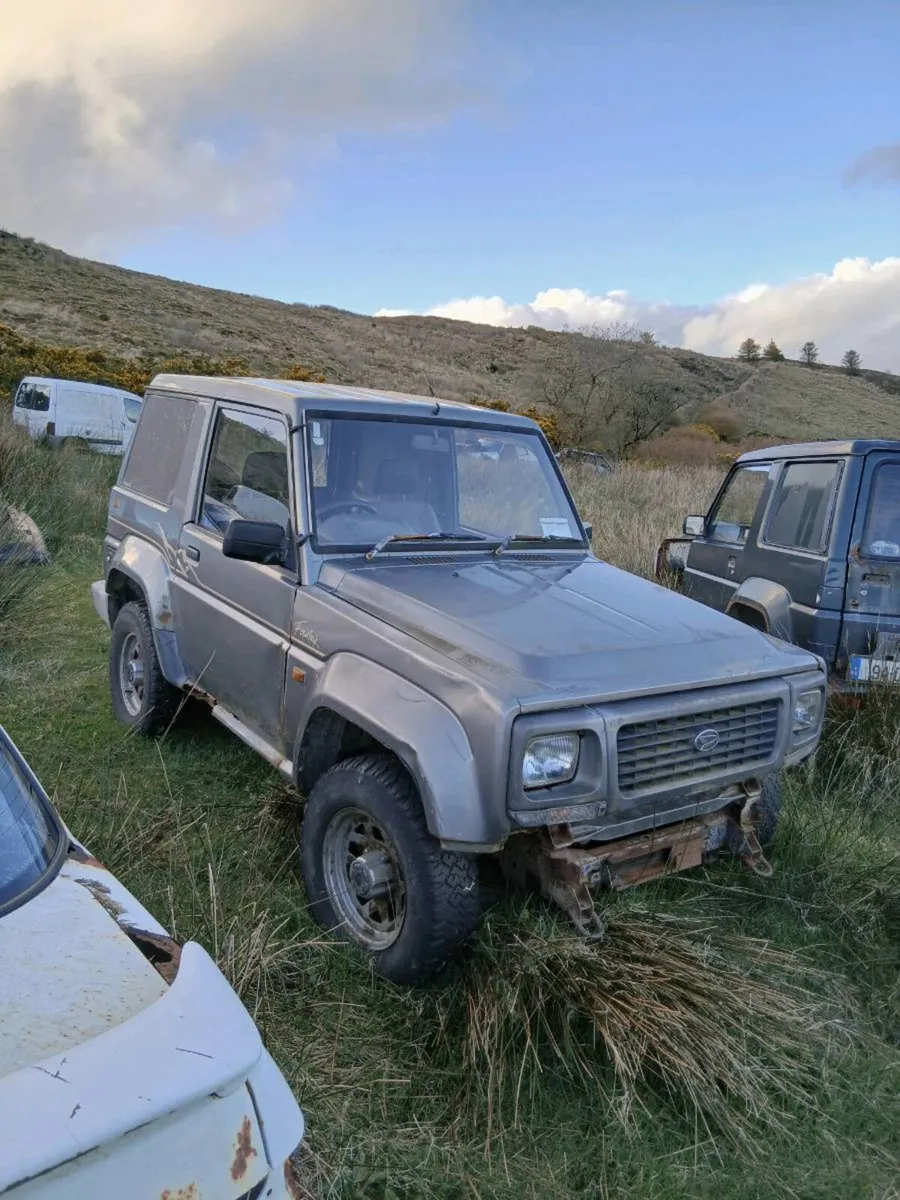 1993 daihatsu fourtrak 2.8 SE (jap import) - Image 1