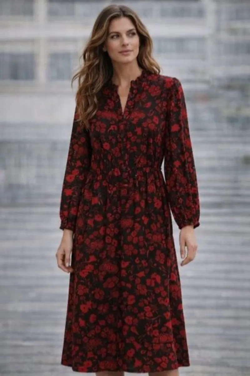 Gorgeous Ladies Red Floral Dress: Size 12