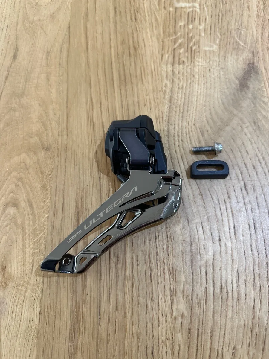 Shimano Ultegra R8150 Di2 Front Derailleur - Image 1