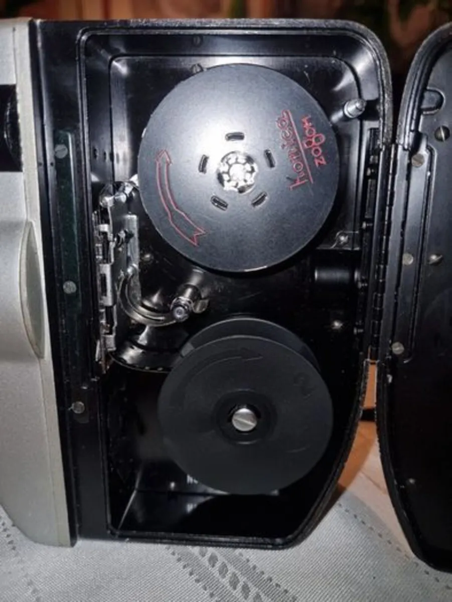 URIU SEIKI Cinemax-85E Auto Zoom 8mm - Image 4