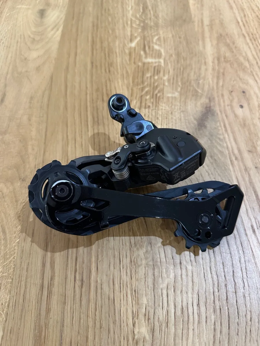 Shimano Ultegra R8150 Di2 Rear Derailleur - Image 2