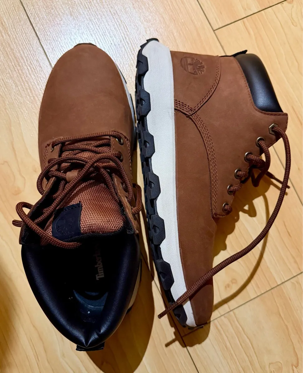 Men Timberland Chukka Boots - Image 1