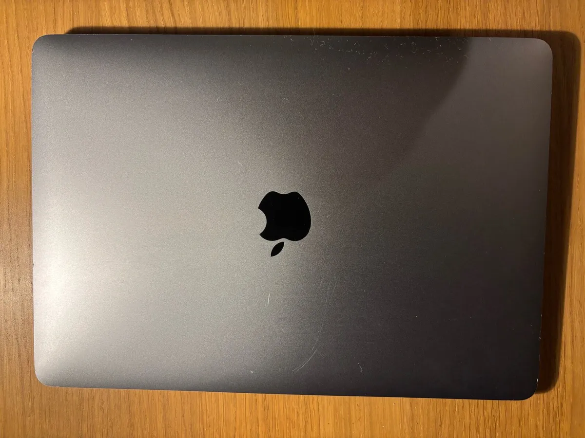 Apple MacBook Air 13” 2020 - Image 3