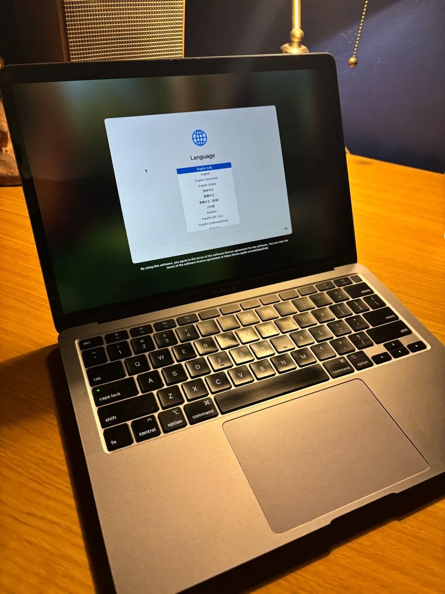 Apple MacBook Air 13” 2020 - Image 2