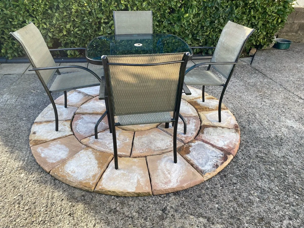 Garden table and chairs. - Image 4