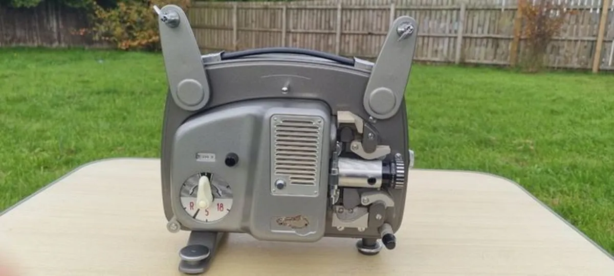 Vintage projector - Bolex Paillard 18-5 - Image 2