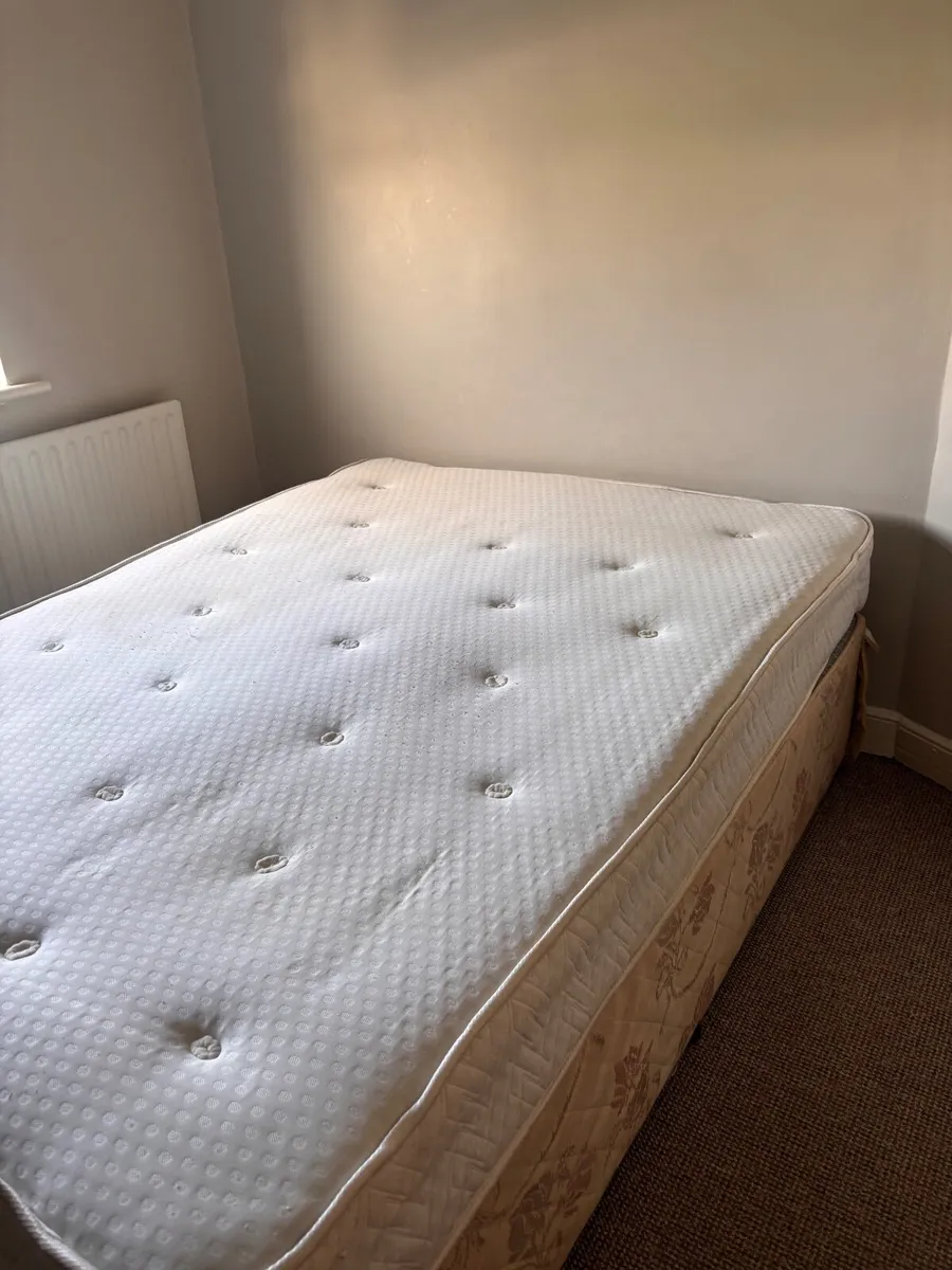 Double Bed - Image 3