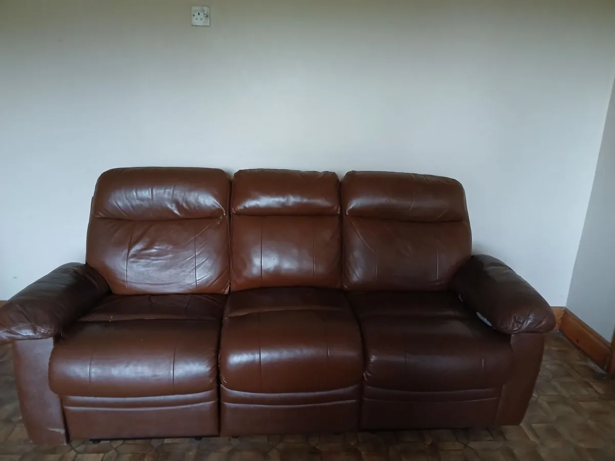 Sofa couch - Image 1