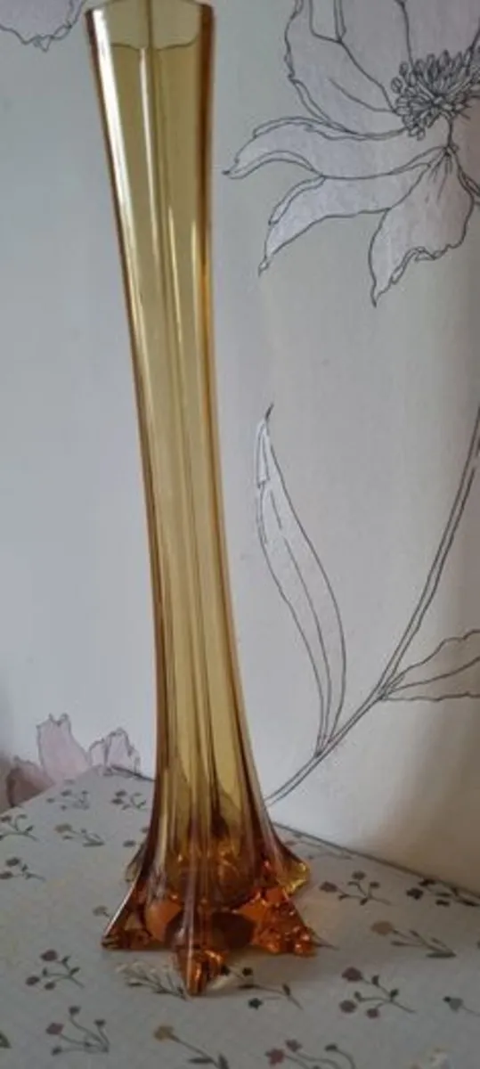 Vintage amber elephant foot vase - Image 3