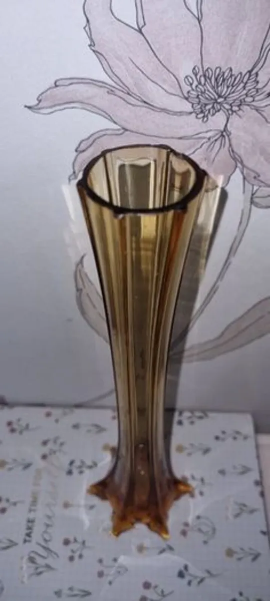 Vintage amber elephant foot vase - Image 4