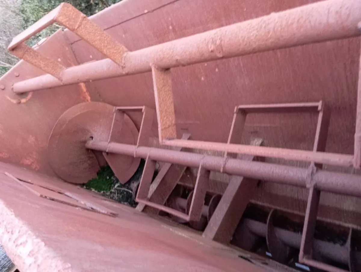 Turf hopper - Image 3