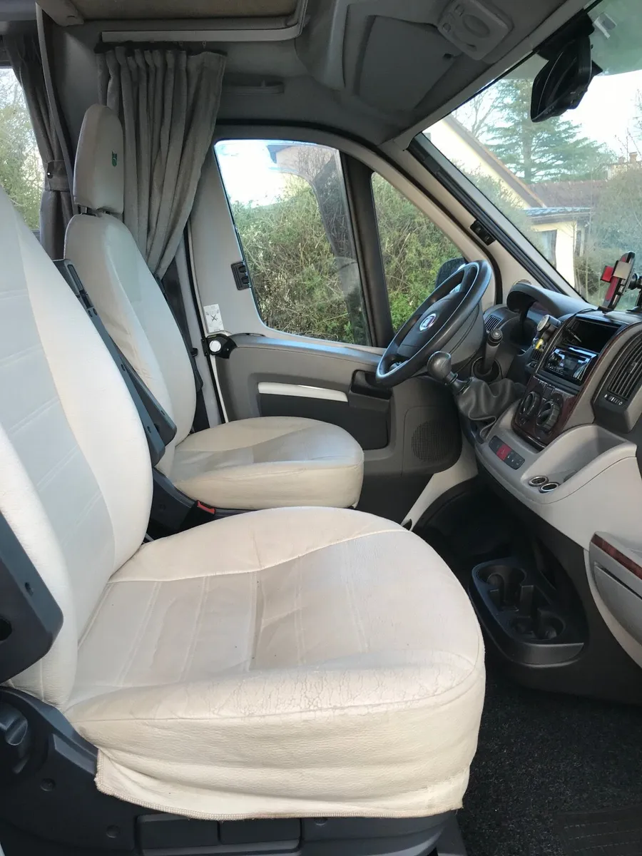 Motor home - Image 1