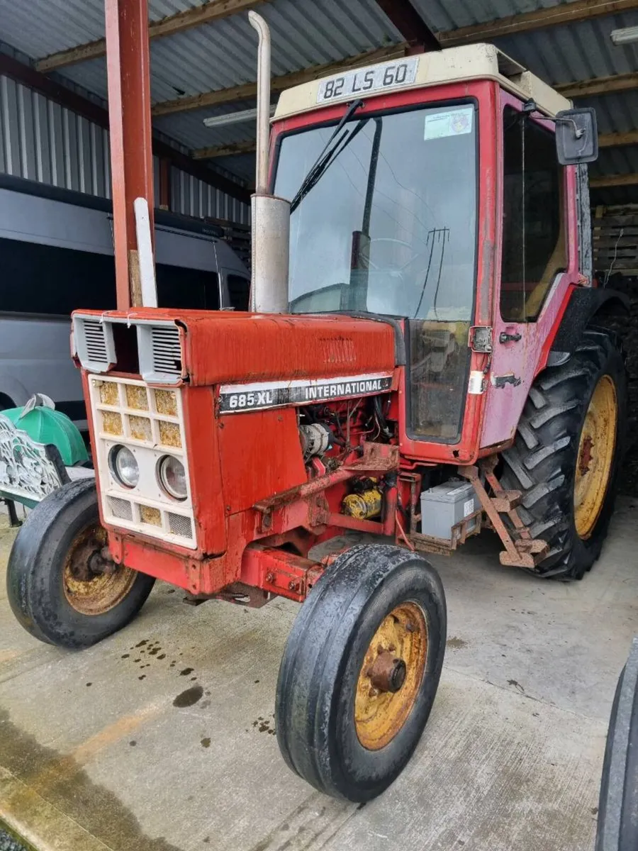 International 685XL c/w Quicke loader - Image 2