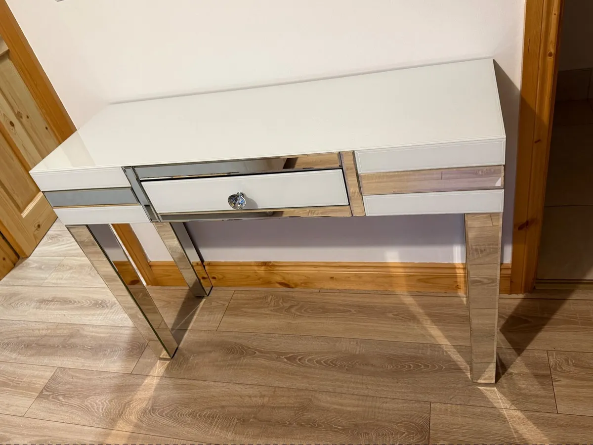 High gloss dressing table and chair - Image 2