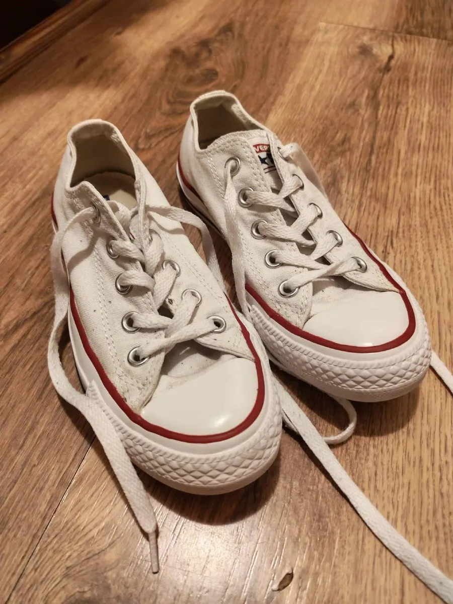 Girls/Ladies White Converse Size 3 €5 - Image 1