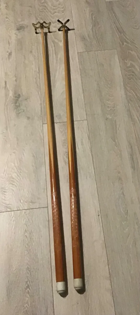 Pool Cue with 1 Brass Cross &  1 Spider Holder - Image 1