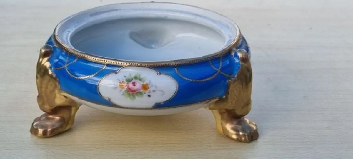 Vintage Limoges hand painted three foot Bowl - Image 1