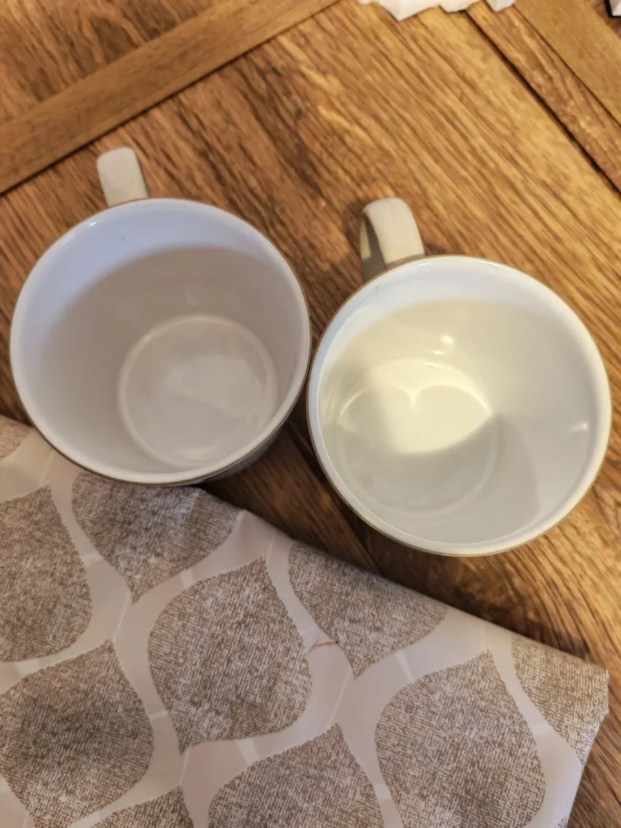 Wipe Clean Table Cloth & 2 Denby Mugs €3 - Image 3