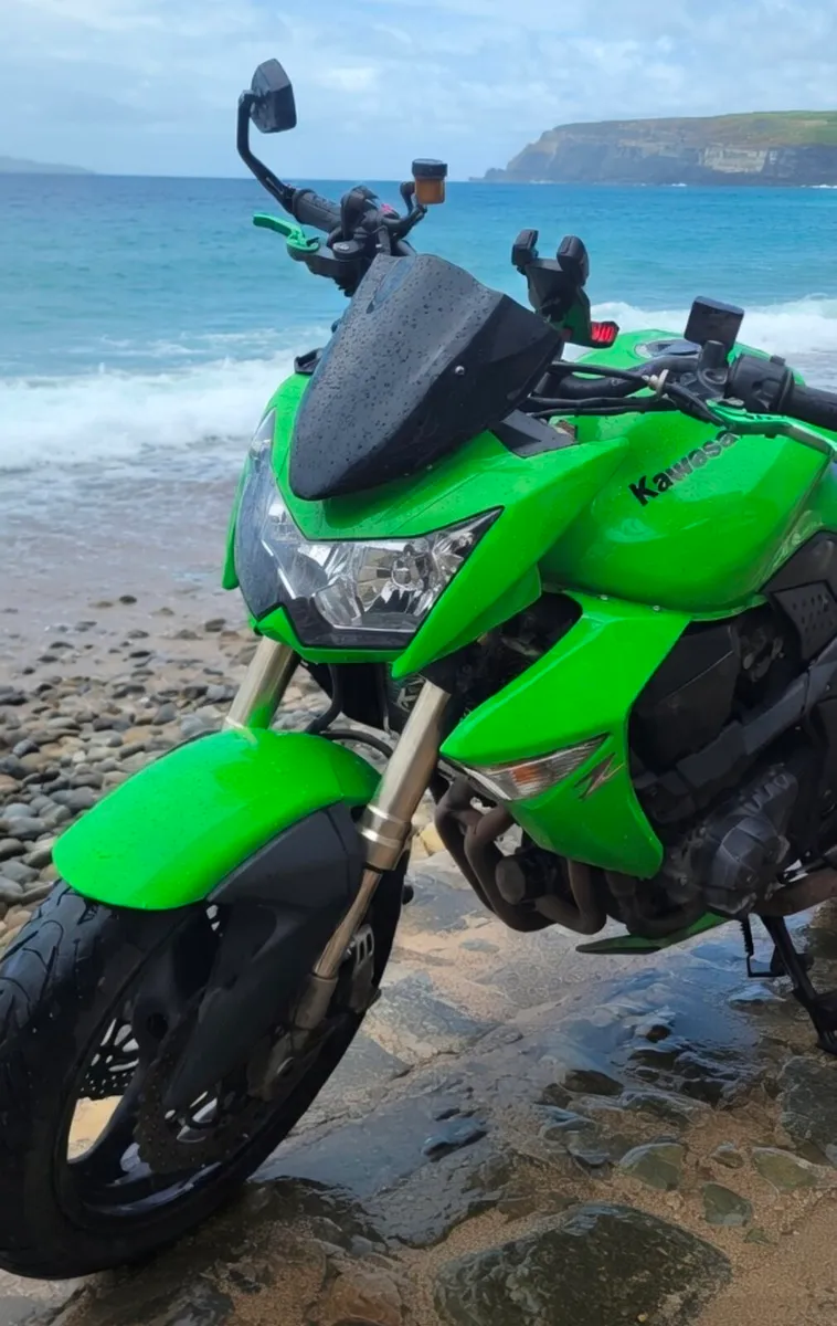 Beautiful Green Kawasaki Z1000 - Image 3