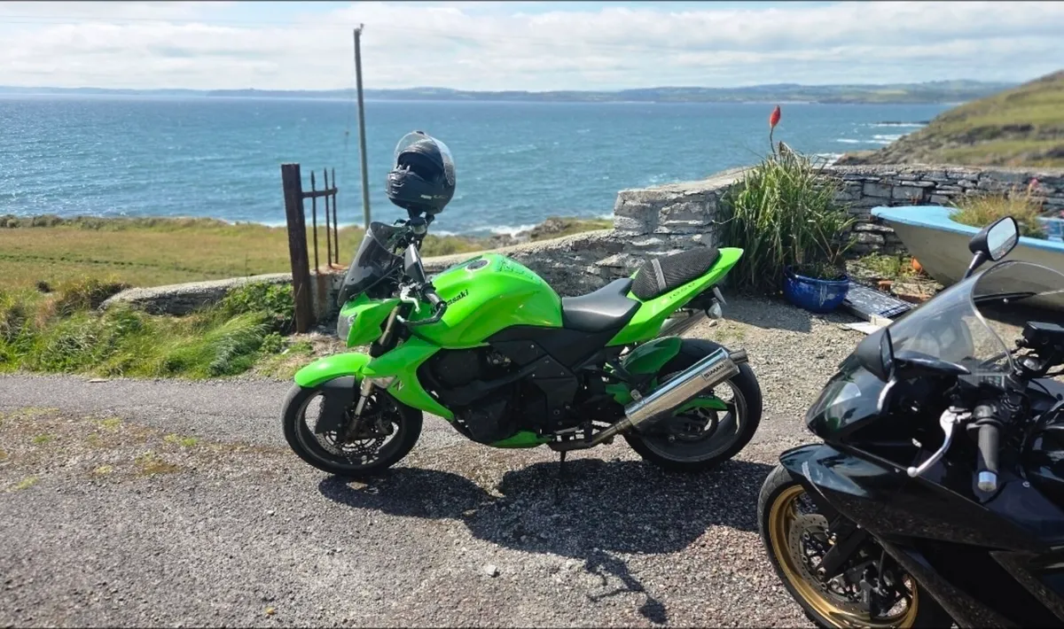 Beautiful Green Kawasaki Z1000 - Image 1
