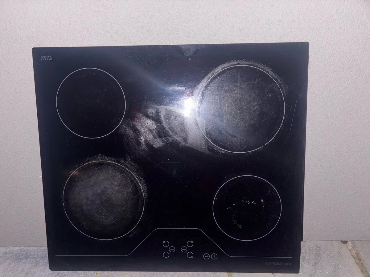 Oven and hob - Image 2