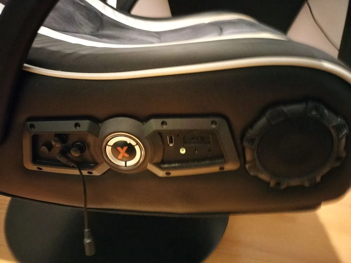 Gaming chair - Image 4