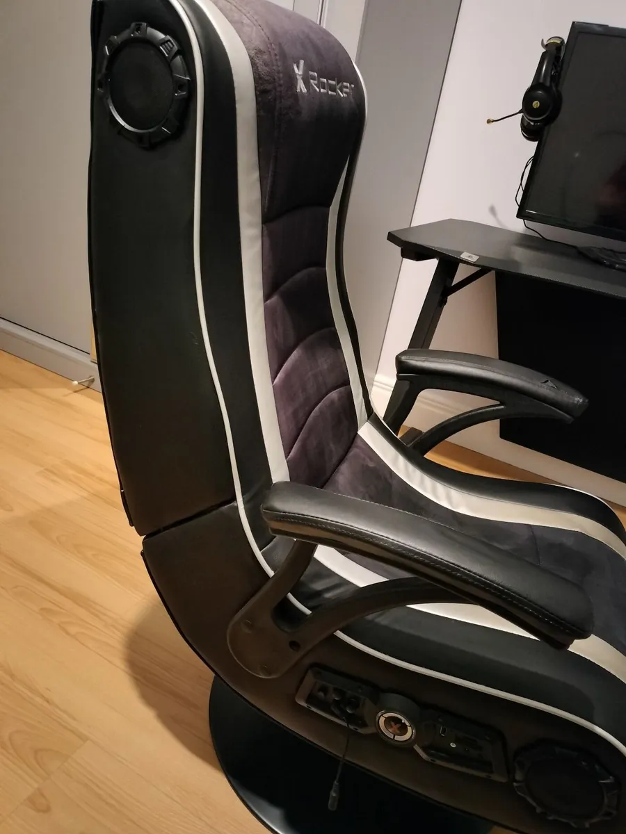 Gaming chair - Image 1