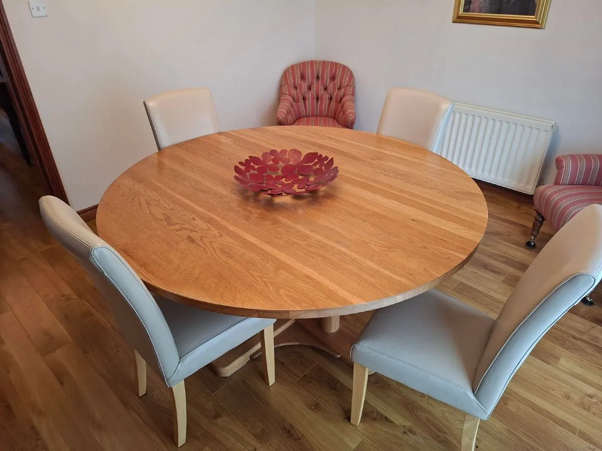 Traditional Furniture - Pristine Condition - Image 1