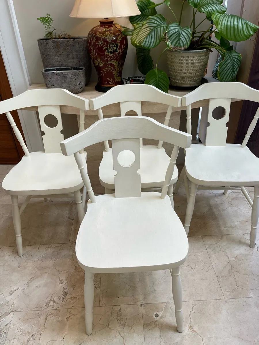4 x Matching White Wooden Kitchen Dining Chairs - Image 1