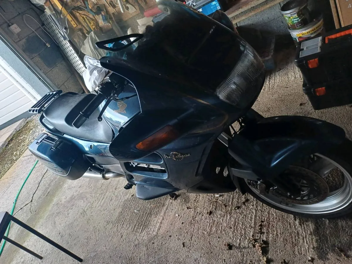 Honda ST 1100 - Image 1