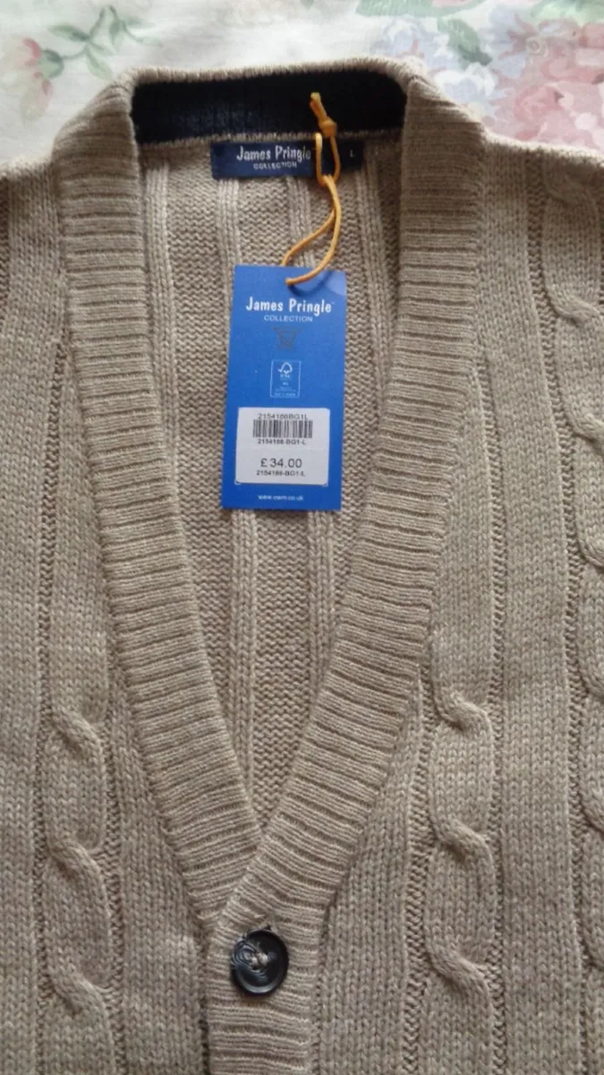 Large new James Pringle quality knitwear cardigan. - Image 1