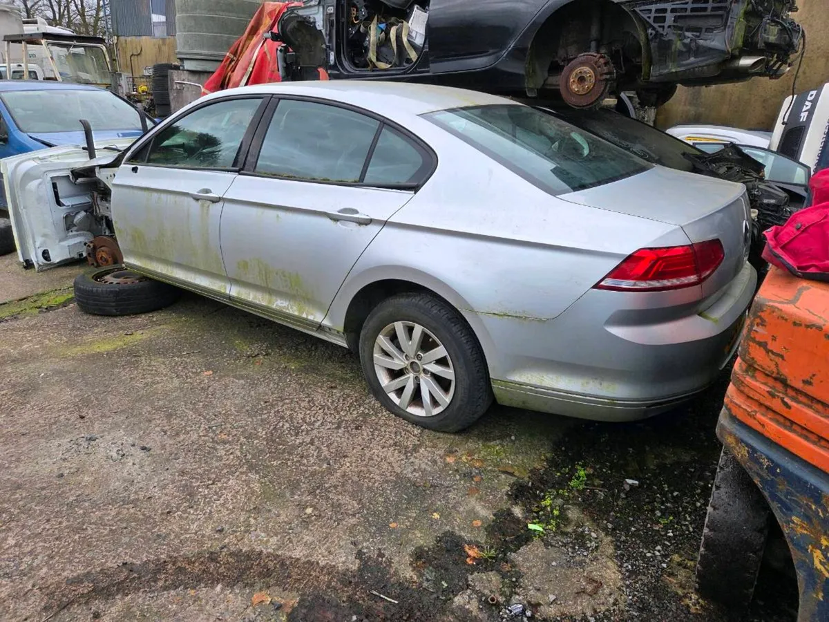 2017 passat - Image 1