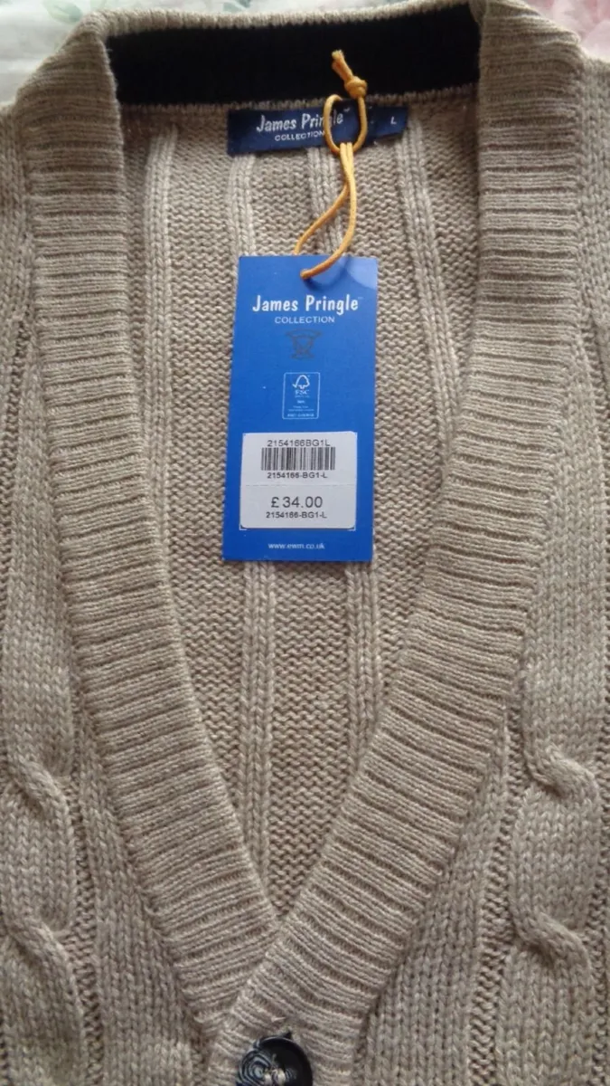 Large new James Pringle quality knitwear cardigan. - Image 2
