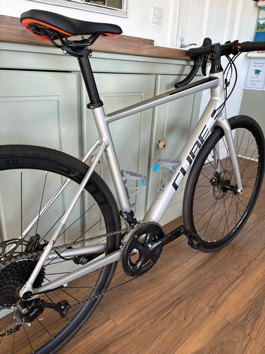 Cube Attain Pro Road Bike - Image 1