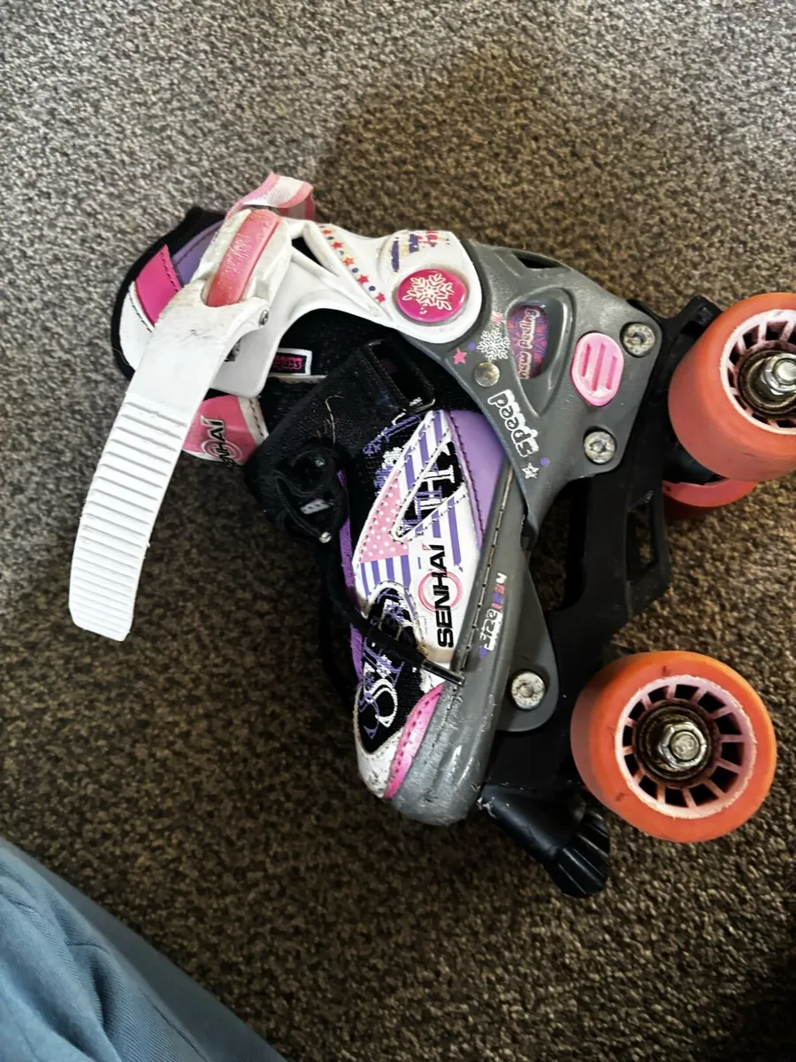 Kids roller skates and helmet - Image 3