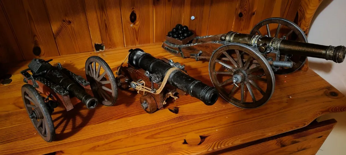 Collection of 3 heavy decorative military canons - Image 1