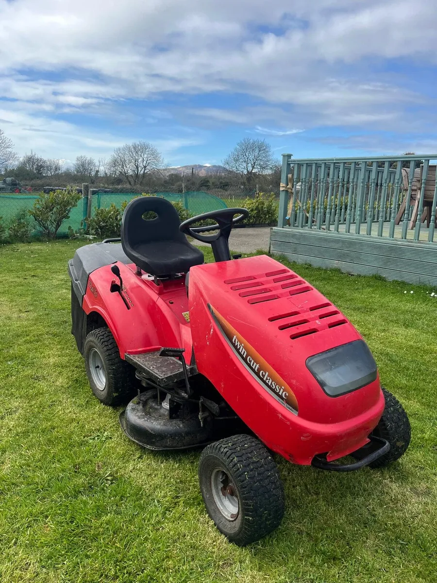 Castlegarden Ride on Lawnmower - Image 1