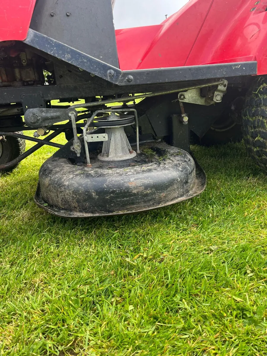 Castlegarden Ride on Lawnmower - Image 3