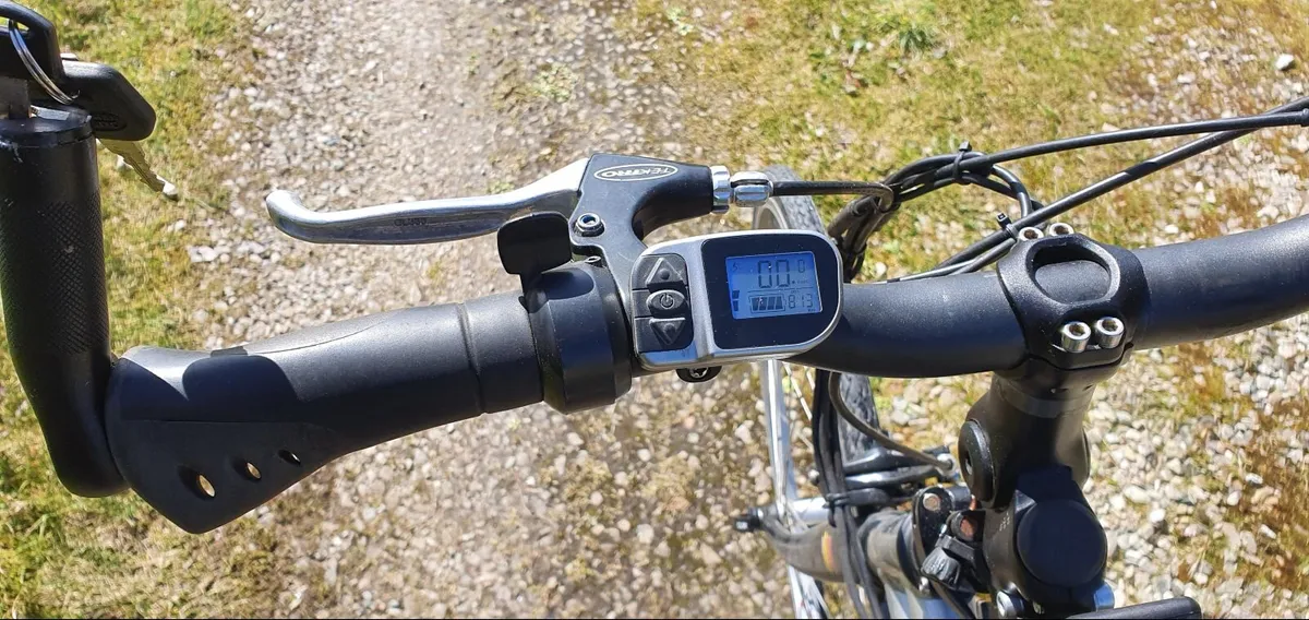 Montague full size folding TSDZ2 electric bike - Image 2