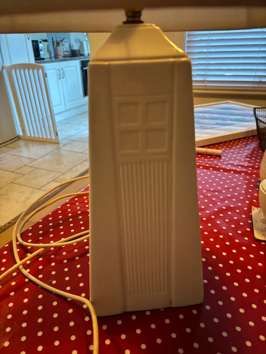 Large Beeleek lamp - Image 2