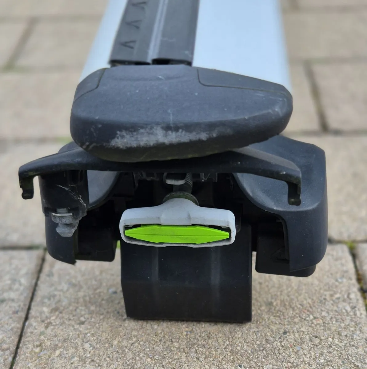 Thule Wingabr Evo Roof Bars 135cm - Image 1