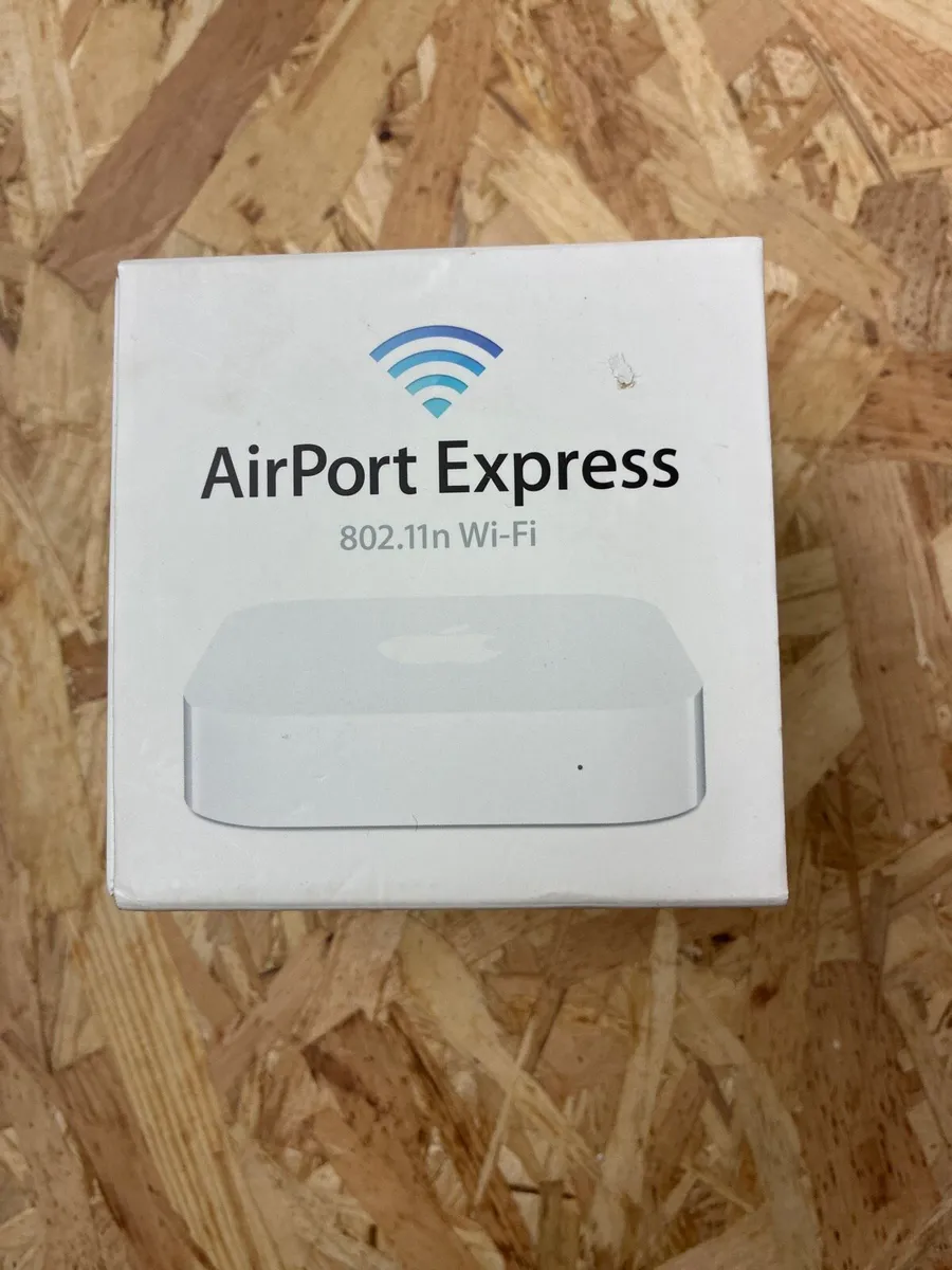Apple AirPort Express wireless router - Image 1