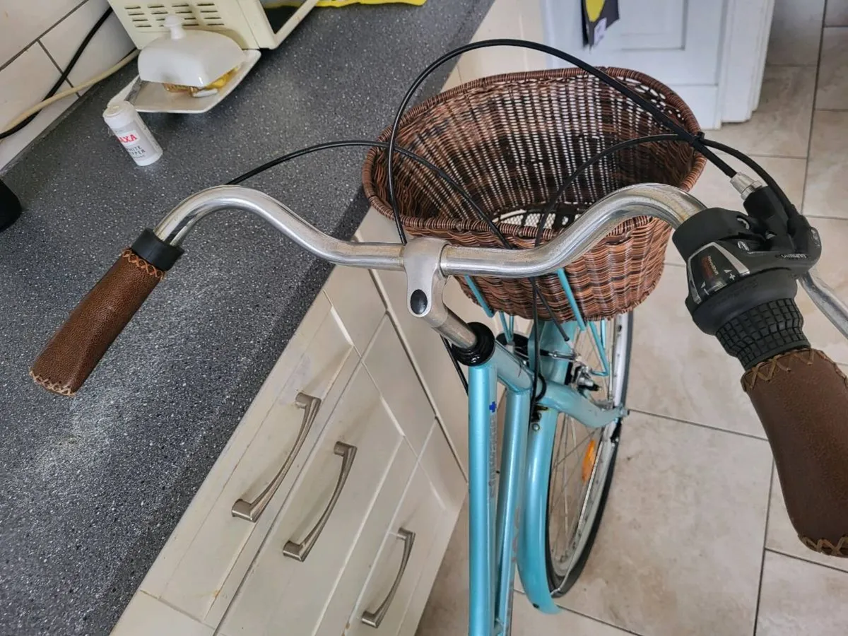 Ladies bike - Image 4