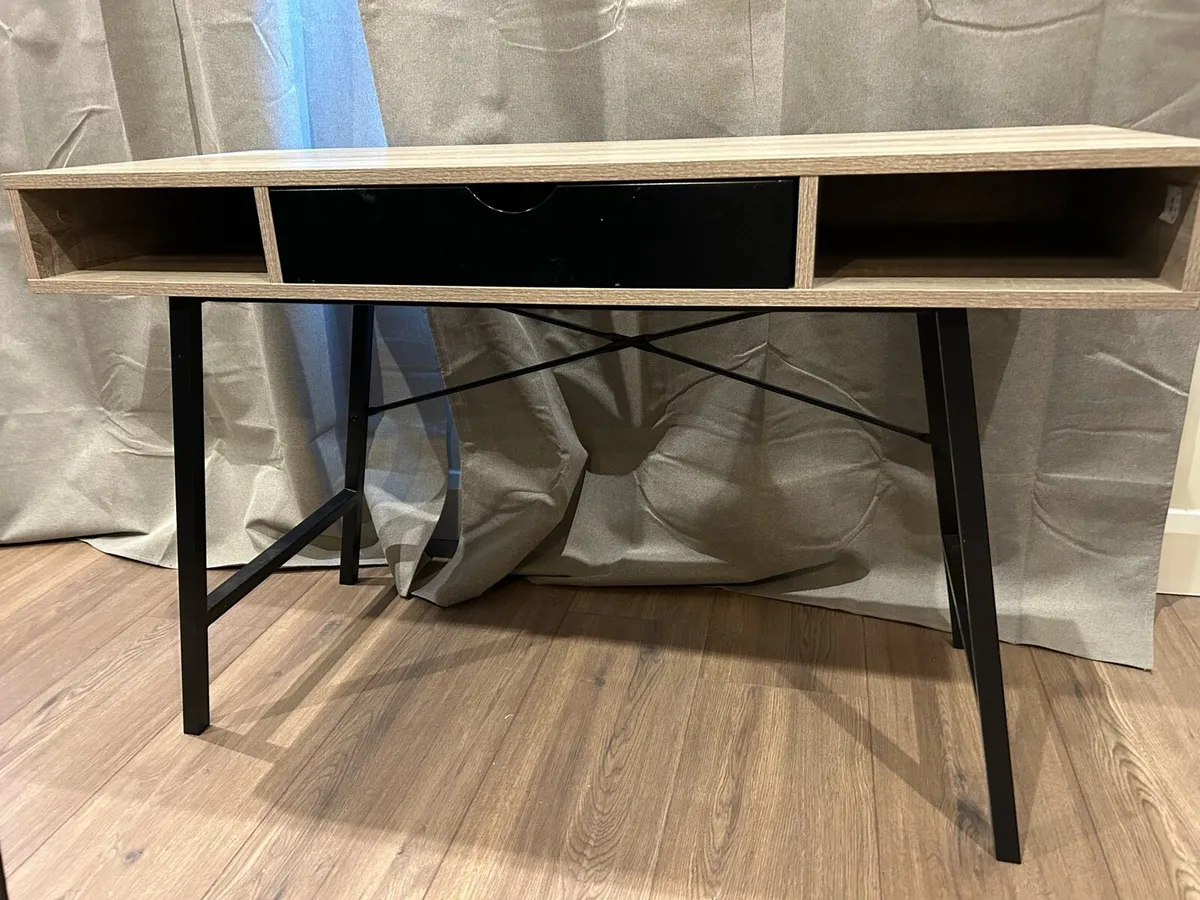Desk with drawer - Image 3