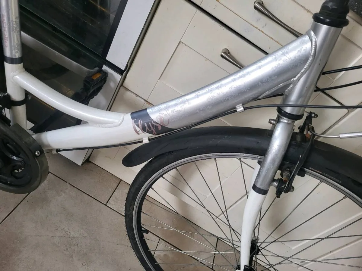 Ladies bike - Image 2