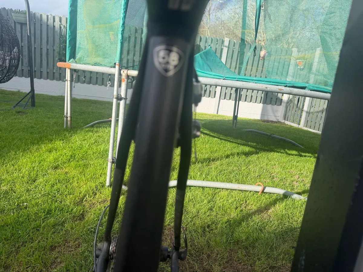 Specialized 58 frame bike - Image 2