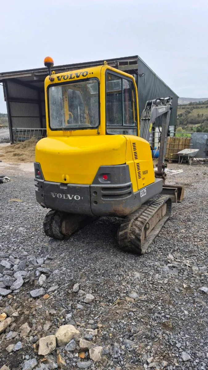 Mini digger - Image 2