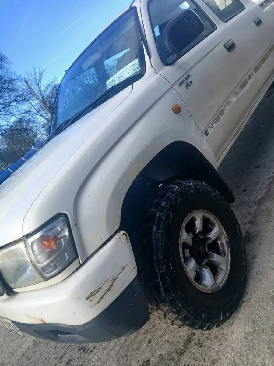 2003 Toyota Hilux D4D - Image 2
