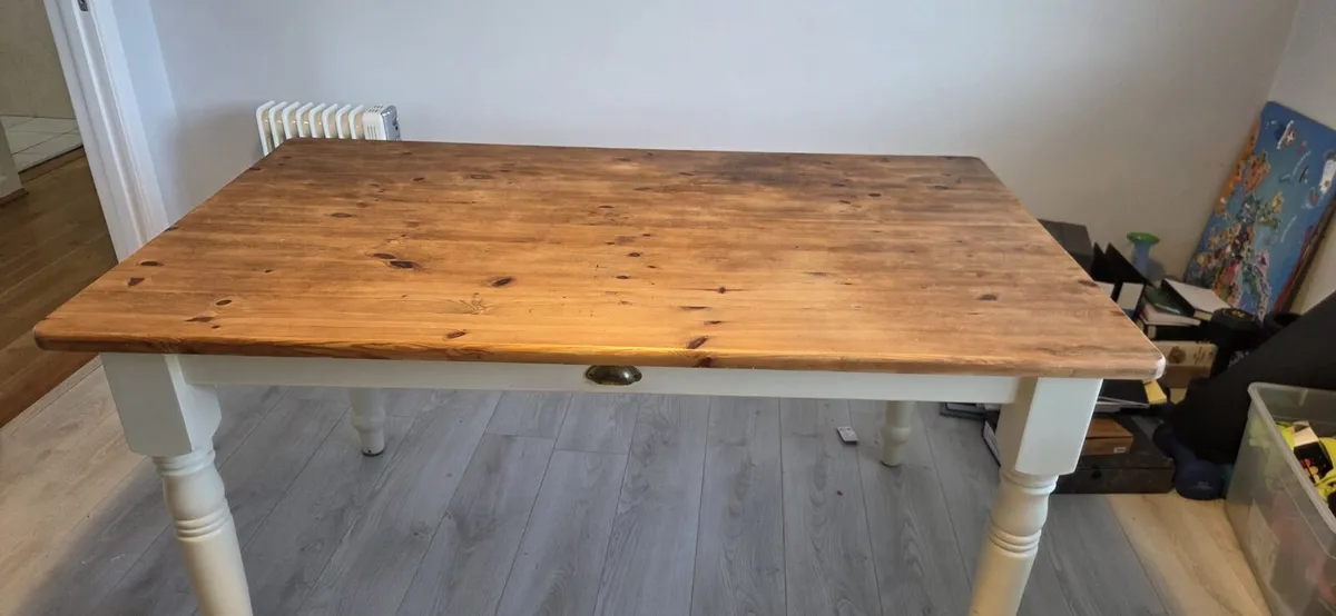 Pine wood table - Image 1